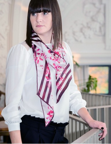 Bréhat garnet sash scarf - neck