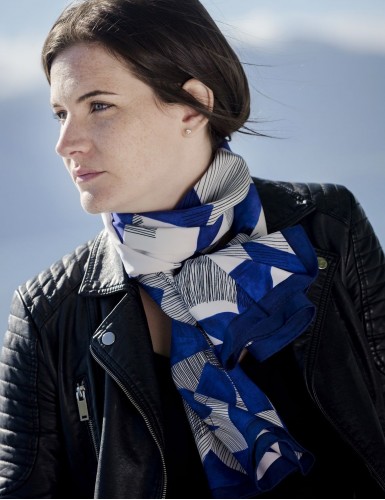 Foulard magique Santorin bleu - neck