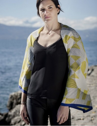 Foulard magique Santorin jaune - worn