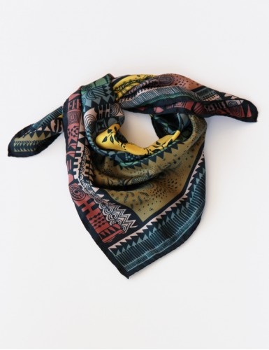 Dobreć autumn scarf 70 - packshot