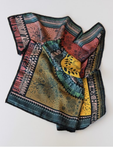 Dobreć autumn scarf 70 - packshot ragged