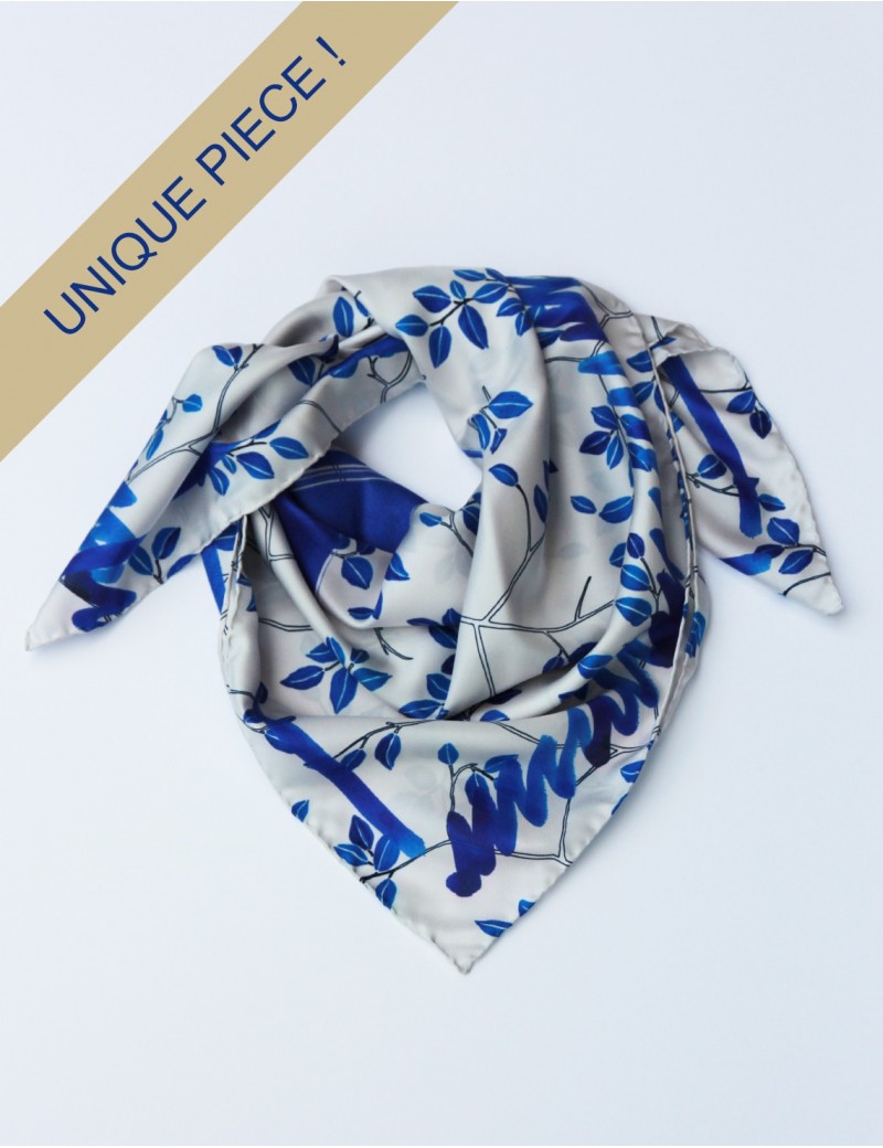 Tomori blue scarf 90 - packshot Tomori blue scarf 90 - packshot